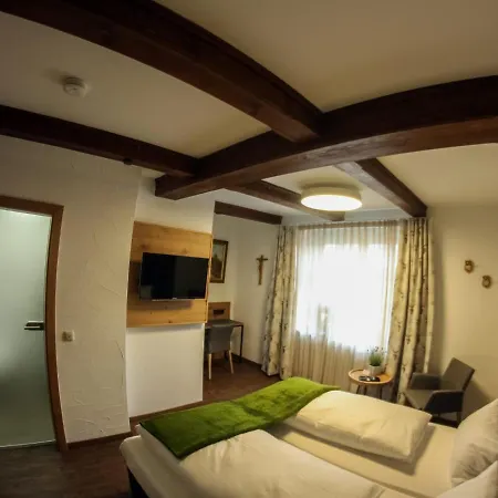 Hotel Zum Ehem. Koenigl. Bayr. Forsthaus 3*